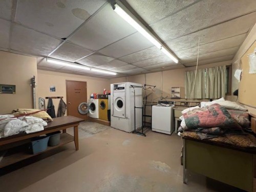 1009 1 Avenue, Wainwright, AB 