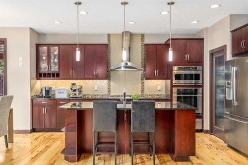 26 Mahogany Green Se, Calgary, AB - Indoor Photo Showing Kitchen With Upgraded Kitchen