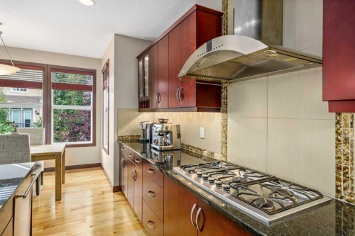 26 Mahogany Green Se, Calgary, AB - Indoor Photo Showing Kitchen With Upgraded Kitchen