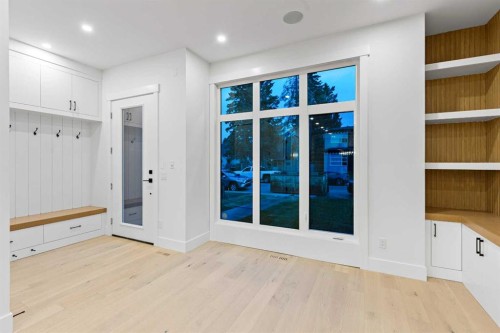 520 34A Street Nw, Calgary, AB - Indoor Photo Showing Other Room