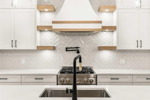 520 34A Street Nw, Calgary, AB - Indoor Photo Showing Kitchen