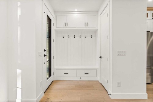 520 34A Street Nw, Calgary, AB - Indoor Photo Showing Other Room