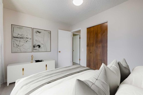 3394 Breton Close Nw, Calgary, AB - Indoor Photo Showing Bedroom
