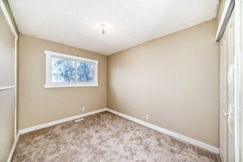 1013 Marcombe Crescent Ne, Calgary, AB - Indoor Photo Showing Other Room