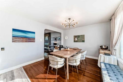 133 28 Avenue Ne, Calgary, AB - Indoor Photo Showing Dining Room