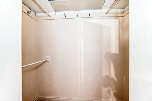 133 28 Avenue Ne, Calgary, AB - Indoor