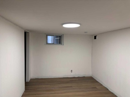 133 28 Avenue Ne, Calgary, AB - Indoor