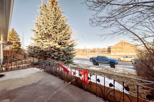 133 28 Avenue Ne, Calgary, AB - Outdoor