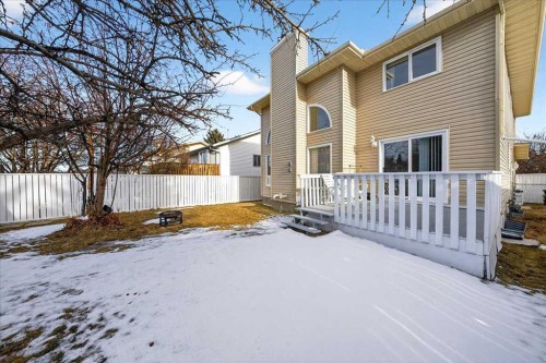 210 Shawinigan Way Sw, Calgary, AB - Outdoor