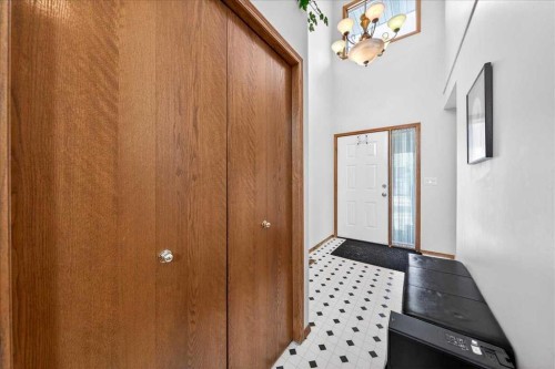 210 Shawinigan Way Sw, Calgary, AB - Indoor Photo Showing Other Room