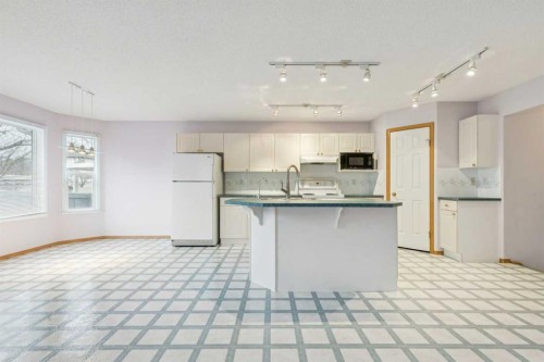 276 Hidden Valley Grove Nw, Calgary, AB - Indoor Photo Showing Kitchen