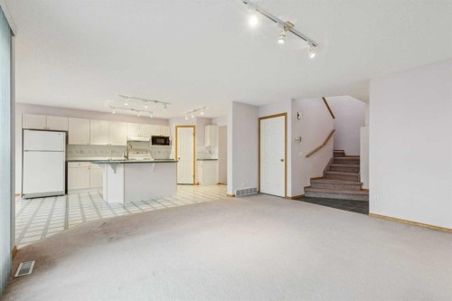 276 Hidden Valley Grove Nw, Calgary, AB - Indoor Photo Showing Kitchen