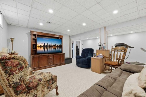 63 Huntmeadow Road Ne, Calgary, AB - Indoor