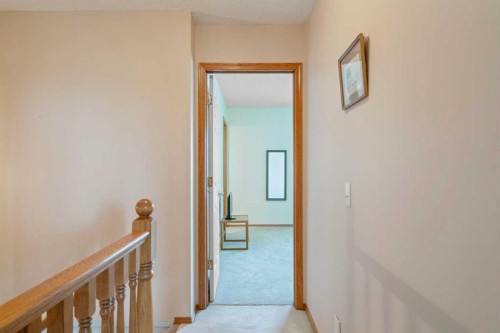 79 Scenic Gardens Nw, Calgary, AB - Indoor Photo Showing Other Room