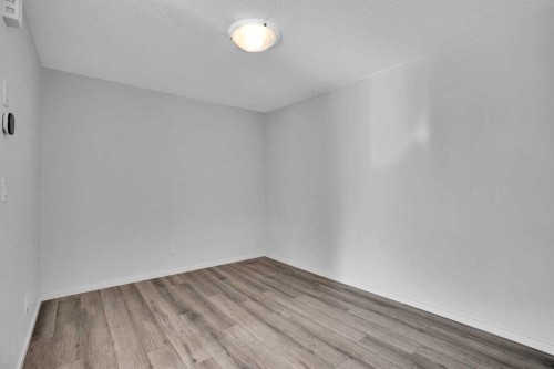 408 Windbury Link Sw, Airdrie, AB - Indoor Photo Showing Other Room