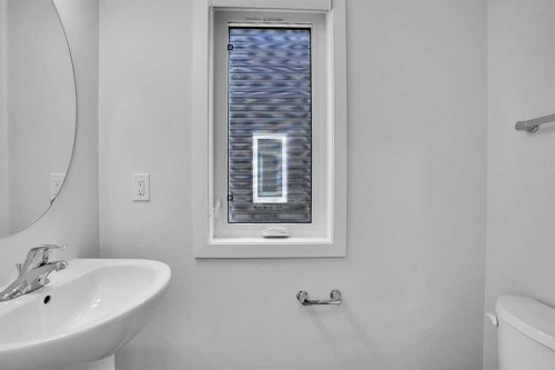 408 Windbury Link Sw, Airdrie, AB - Indoor Photo Showing Bathroom