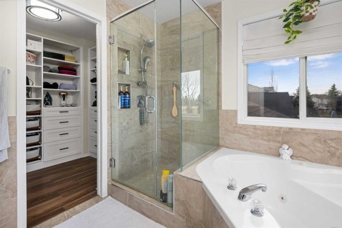 704 Woodside Drive, Airdrie, AB - Indoor Photo Showing Bathroom