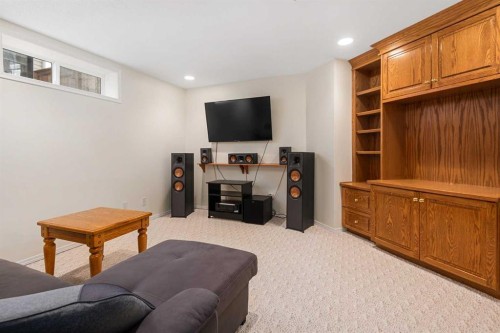 704 Woodside Drive, Airdrie, AB - Indoor