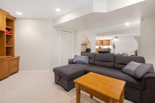 704 Woodside Drive, Airdrie, AB - Indoor