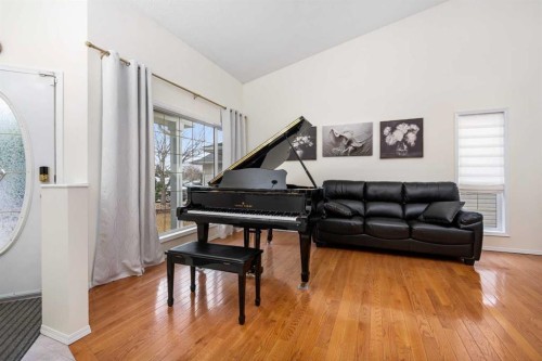 704 Woodside Drive, Airdrie, AB - Indoor