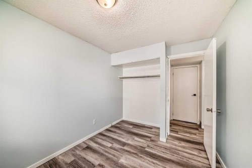 151F Pinehill Road Ne, Calgary, AB - Indoor Photo Showing Other Room