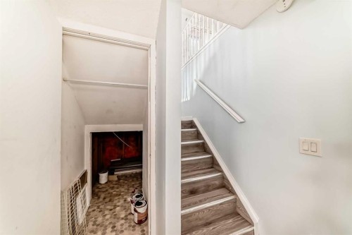 151F Pinehill Road Ne, Calgary, AB - Indoor Photo Showing Other Room