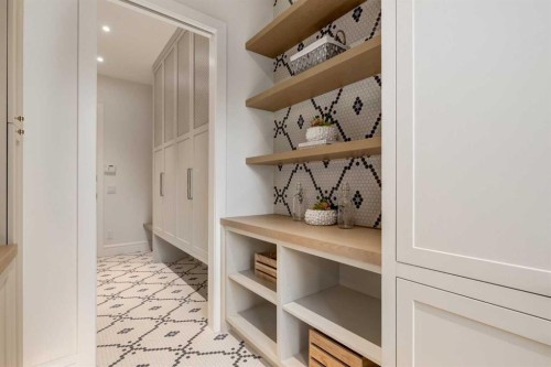 412 40 Avenue Sw, Calgary, AB - Indoor