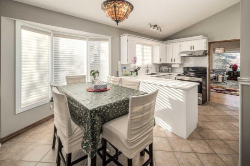 111 Edforth Place Nw, Calgary, AB - Indoor Photo Showing Dining Room
