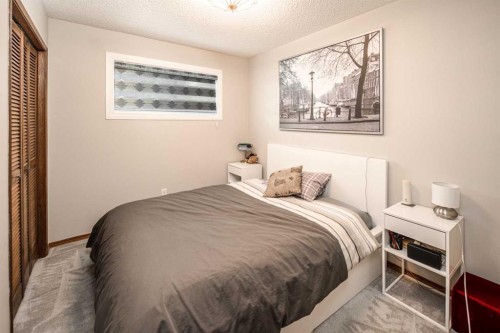111 Edforth Place Nw, Calgary, AB - Indoor Photo Showing Bedroom