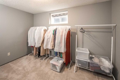 111 Edforth Place Nw, Calgary, AB - Indoor