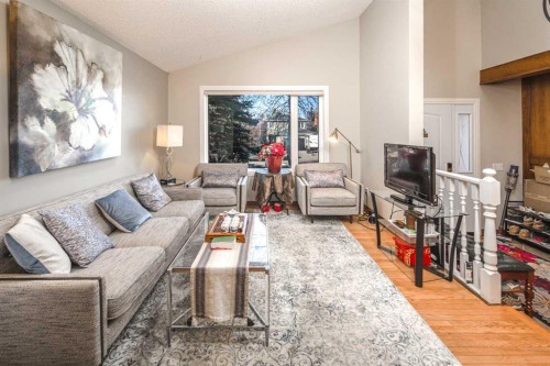 111 Edforth Place Nw, Calgary, AB - Indoor Photo Showing Living Room