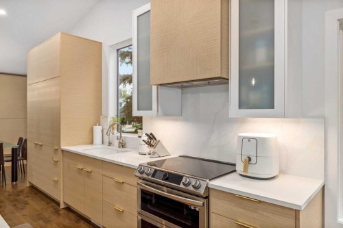 1414 Shawnee Drive, Calgary, AB - Indoor Photo Showing Kitchen