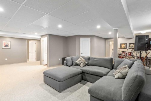 1414 Shawnee Drive, Calgary, AB - Indoor Photo Showing Basement