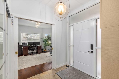 1414 Shawnee Drive, Calgary, AB - Indoor Photo Showing Other Room