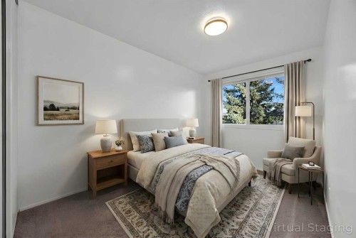 33-219 90 Avenue Se, Calgary, AB - Indoor Photo Showing Bedroom