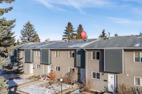 33-219 90 Avenue Se, Calgary, AB - Outdoor