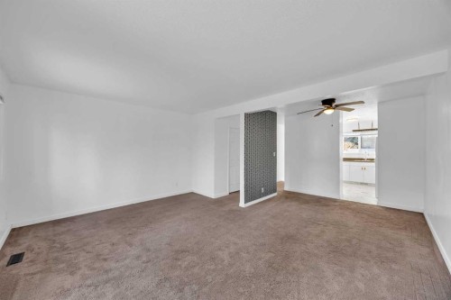 33-219 90 Avenue Se, Calgary, AB - Indoor Photo Showing Other Room