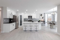 86 Cougarstone Court SW Calgary, AB T3H 5R3