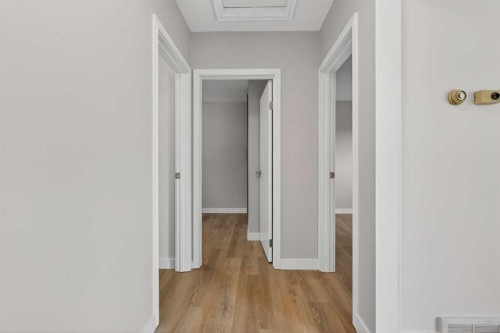5923 Centre Street Nw, Calgary, AB - Indoor Photo Showing Other Room