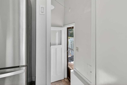 5923 Centre Street Nw, Calgary, AB - Indoor