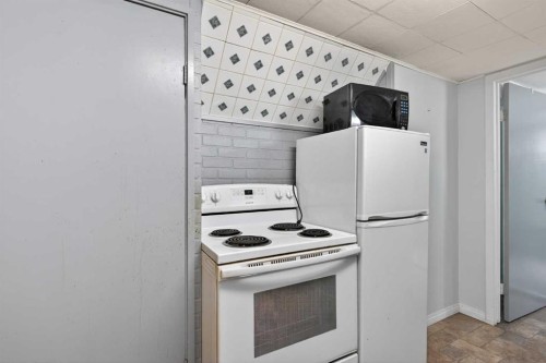 5923 Centre Street Nw, Calgary, AB - Indoor