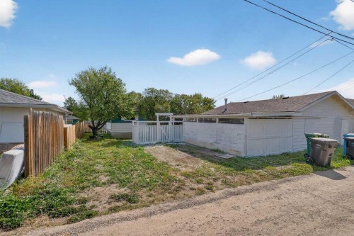 5923 Centre Street Nw, Calgary, AB - Outdoor