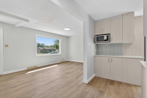 5923 Centre Street Nw, Calgary, AB - Indoor