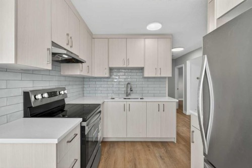 5923 Centre Street Nw, Calgary, AB - Indoor Photo Showing Kitchen With Upgraded Kitchen