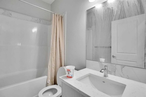 210 Lucas Close Nw, Calgary, AB - Indoor Photo Showing Bathroom