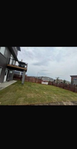 210 Lucas Close Nw, Calgary, AB - Outdoor