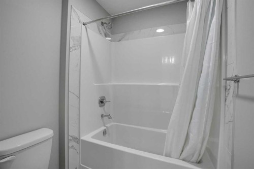 210 Lucas Close Nw, Calgary, AB - Indoor Photo Showing Bathroom