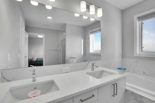 210 Lucas Close Nw, Calgary, AB - Indoor Photo Showing Bathroom