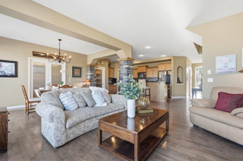 166 Cranridge Terrace Se, Calgary, AB - Indoor Photo Showing Living Room