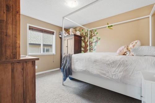 166 Cranridge Terrace Se, Calgary, AB - Indoor Photo Showing Bedroom